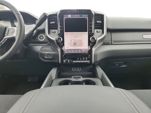 New 2026 RAM 2500 Big Horn AWD/4WD image 16