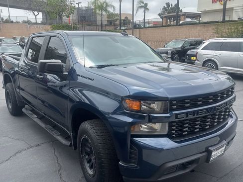 Used 2021 Chevrolet Silverado 1500 Custom w/ LPO, Dark Essentials Package RWD image 3