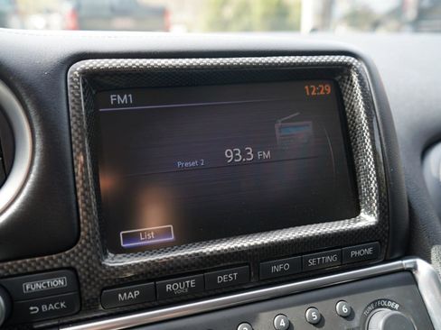 Used 2010 Nissan GT-R Premium image 34