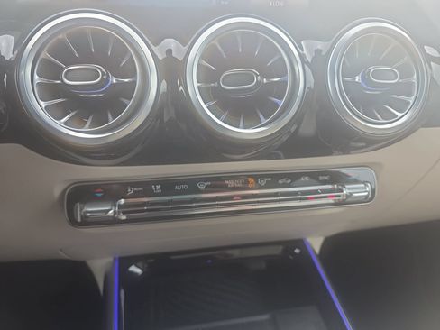 Used 2025 Mercedes-Benz GLA 250 image 24