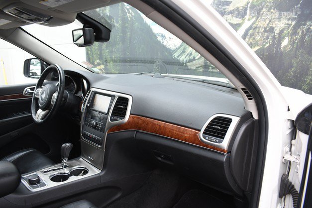Used 2012 Jeep Grand Cherokee Limited w/ Luxury Group II AWD/4WD image 25