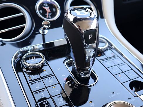 Used 2024 Bentley Continental GT AWD/4WD image 36