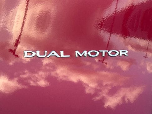 Used 2024 Tesla Model Y Long Range AWD/4WD image 14