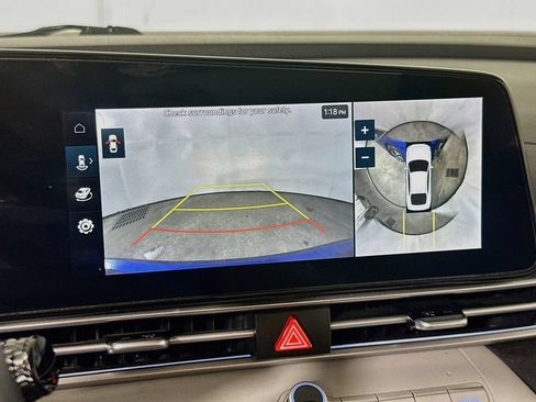 Used 2024 Hyundai Elantra Limited FWD image 11