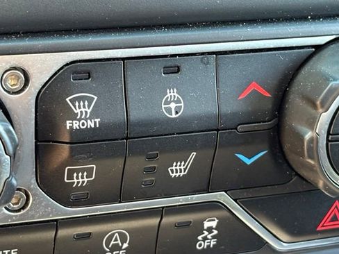 Used 2021 Jeep Gladiator Sport AWD/4WD image 18