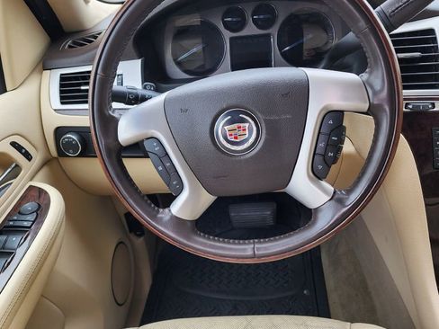 Used 2007 Cadillac Escalade EXT image 10
