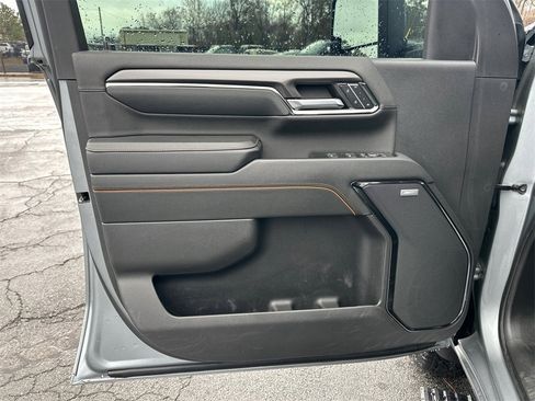 Used 2024 GMC Sierra 2500 AT4 w/ AT4 Premium Plus Package image 11