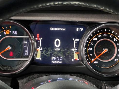 Used 2020 Jeep Wrangler Unlimited Sahara image 24