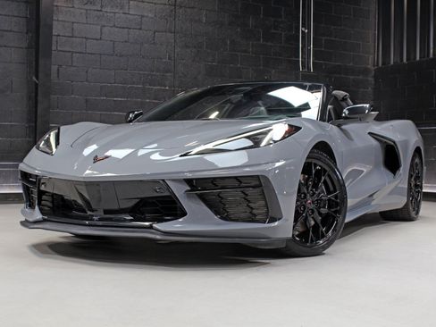 Used 2024 Chevrolet Corvette Stingray Premium Conv w/ Z51 Performance Package RWD image 7
