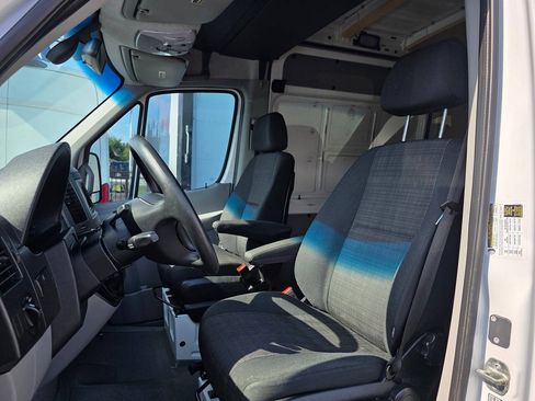 Used 2016 Mercedes-Benz Sprinter 3500 image 9