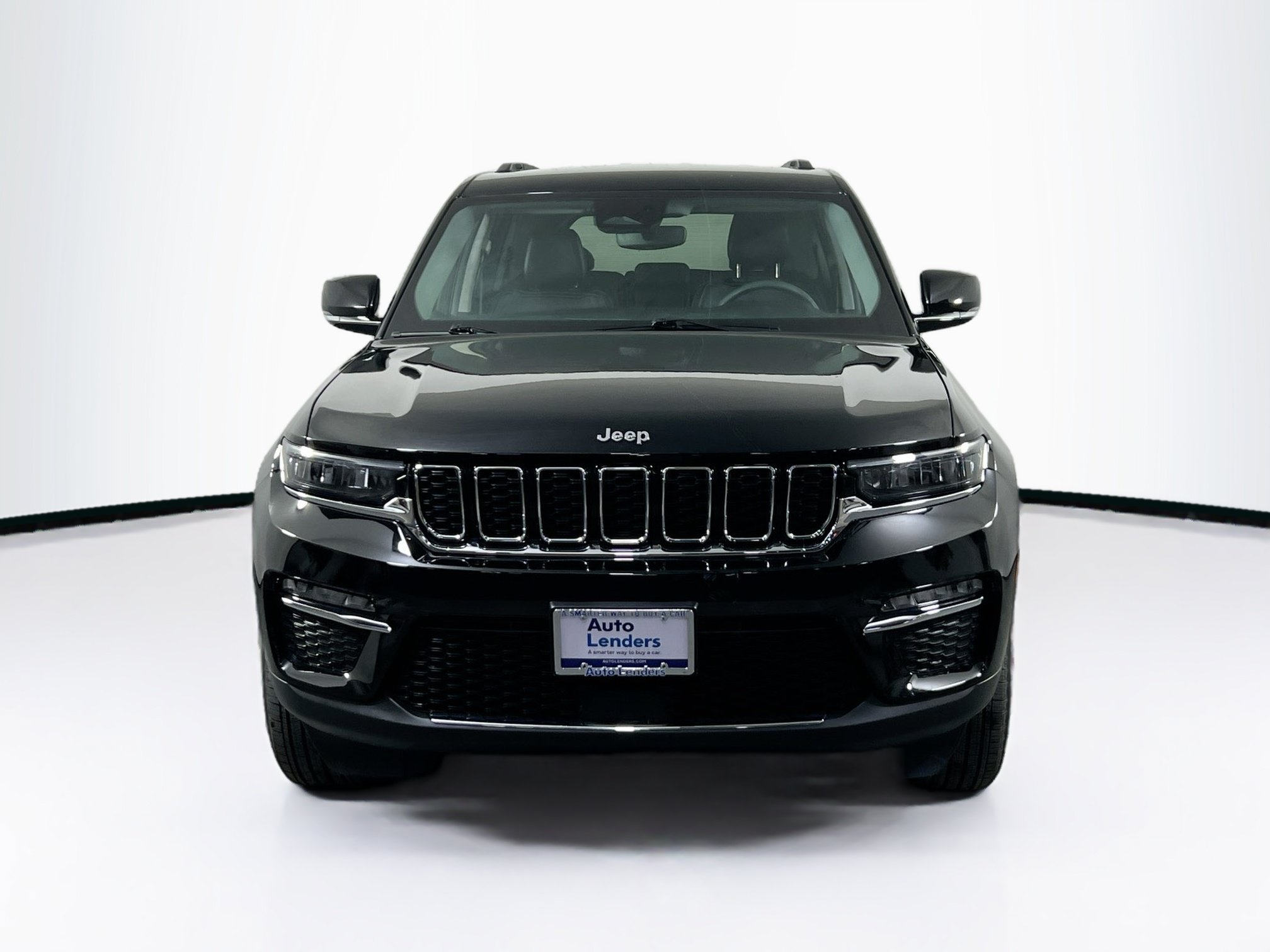 Used 2023 Jeep Grand Cherokee Limited AWD/4WD image 2