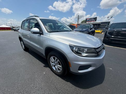 Used 2016 Volkswagen Tiguan S FWD image 1