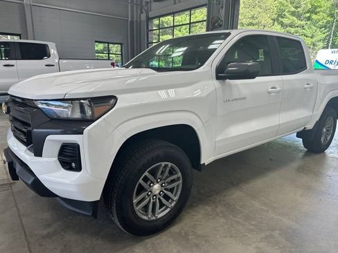 Used 2024 Chevrolet Colorado LT w/ LT Convenience Package II AWD/4WD image 4