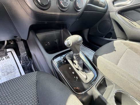 Used 2018 Kia Forte LX image 15