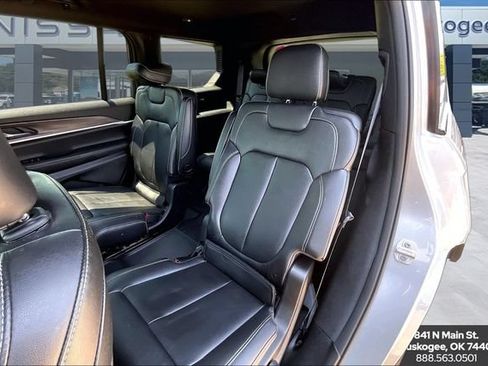 Used 2024 Jeep Grand Cherokee L Limited w/ Black Appearance Package AWD/4WD image 22