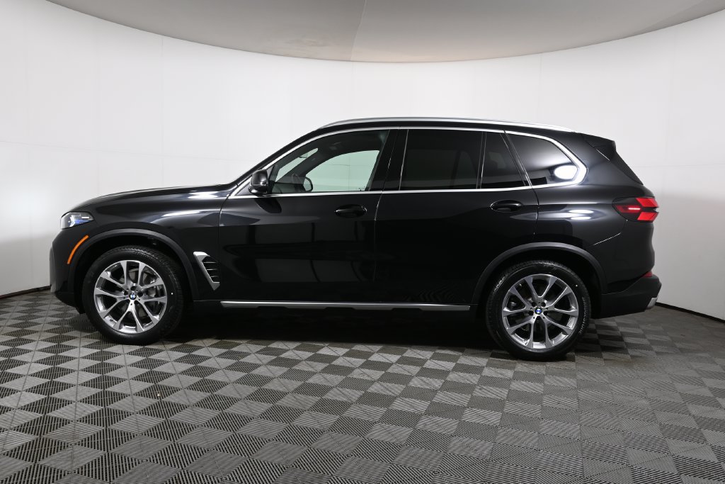 Certified 2026 BMW X5 xDrive40i w/ Climate Comfort Package AWD/4WD image 2