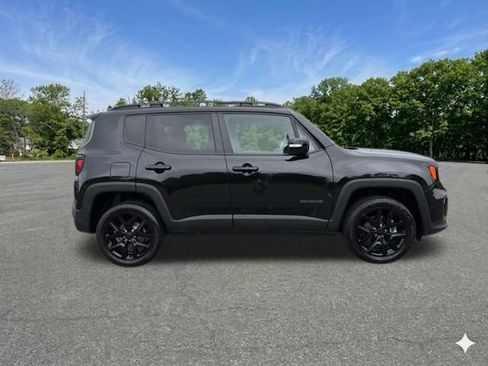Used 2022 Jeep Renegade Altitude w/ Sun/Sound Group AWD/4WD image 10