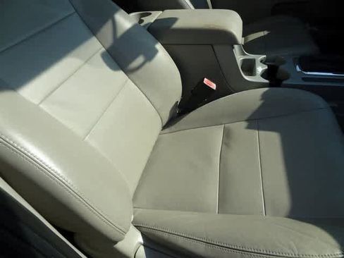 Used 2012 Ford Escape XLT image 20