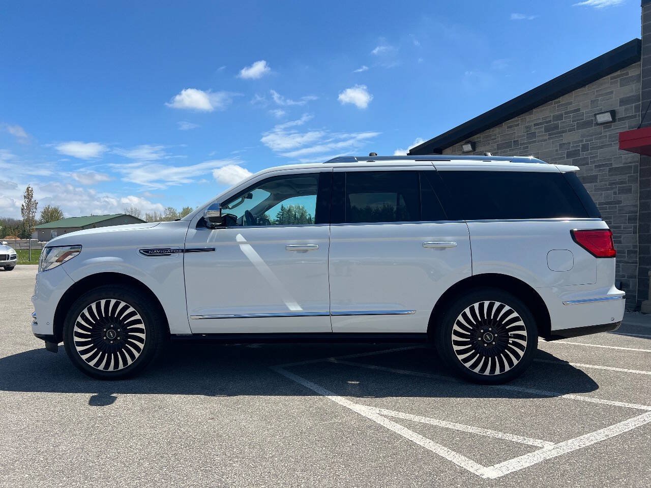 Used 2020 Lincoln Navigator Black Label w/ Cargo Convenience Package AWD/4WD image 7