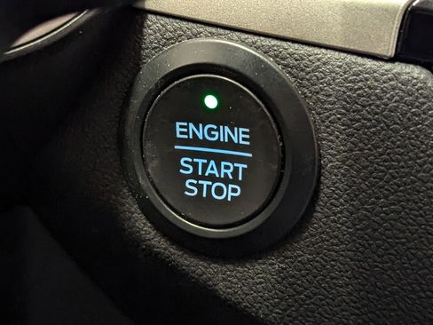 Used 2020 Ford Escape SE image 31