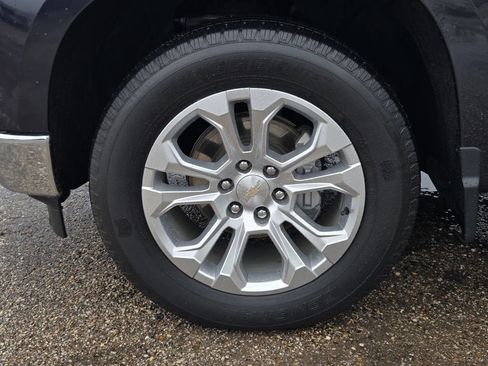 Used 2024 Chevrolet Silverado 1500 LTZ AWD/4WD image 13