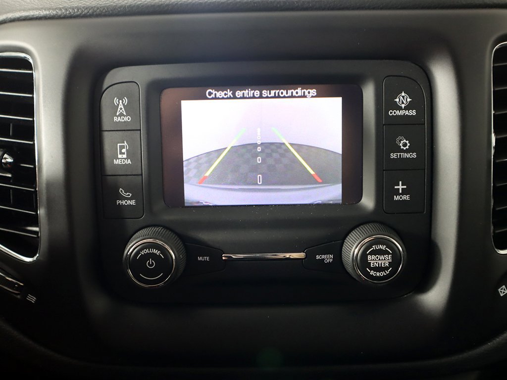 Used 2018 Jeep Compass Latitude AWD/4WD image 38