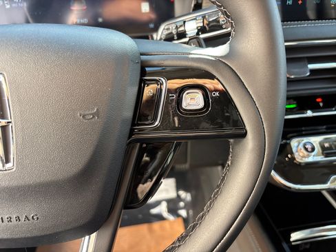 New 2026 Lincoln Corsair Premiere image 18