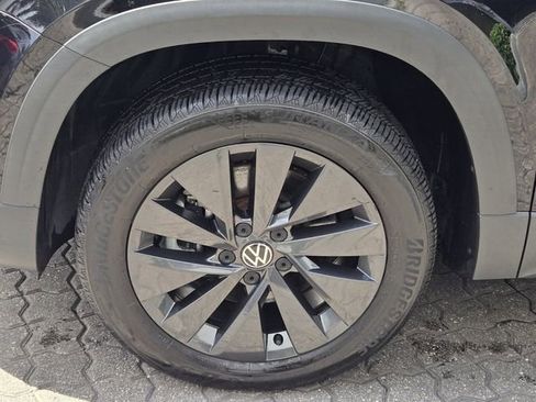 Certified 2023 Volkswagen Taos S FWD image 10