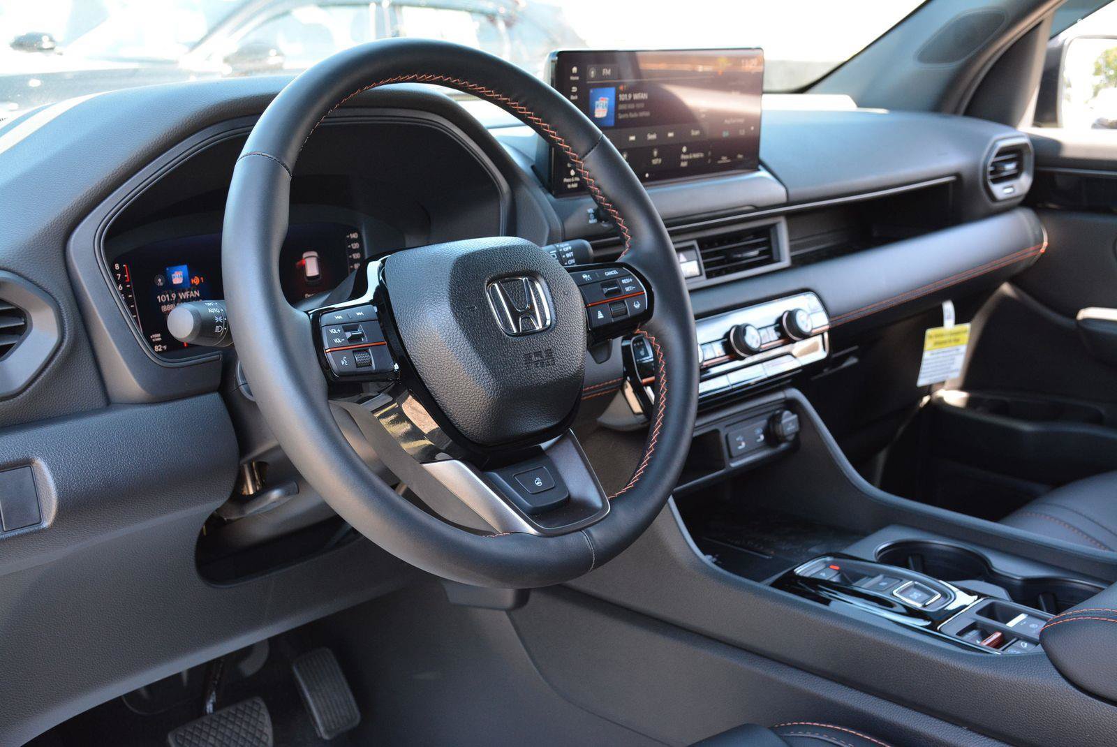 Certified 2026 Honda Pilot TrailSport image 11