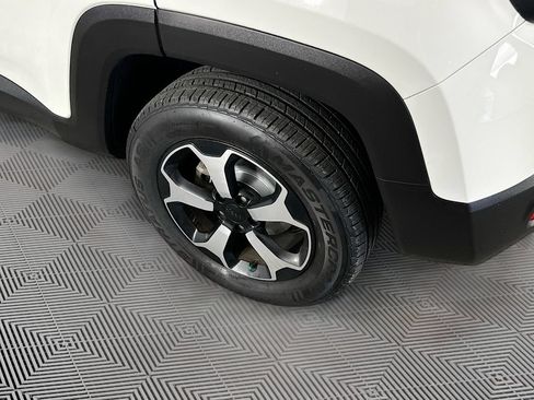Certified 2020 Jeep Renegade Trailhawk AWD/4WD image 36