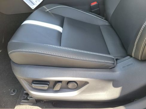 New 2026 Toyota Camry Hybrid FWD image 15