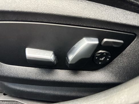 Used 2021 BMW 530i xDrive w/ Premium Package image 12