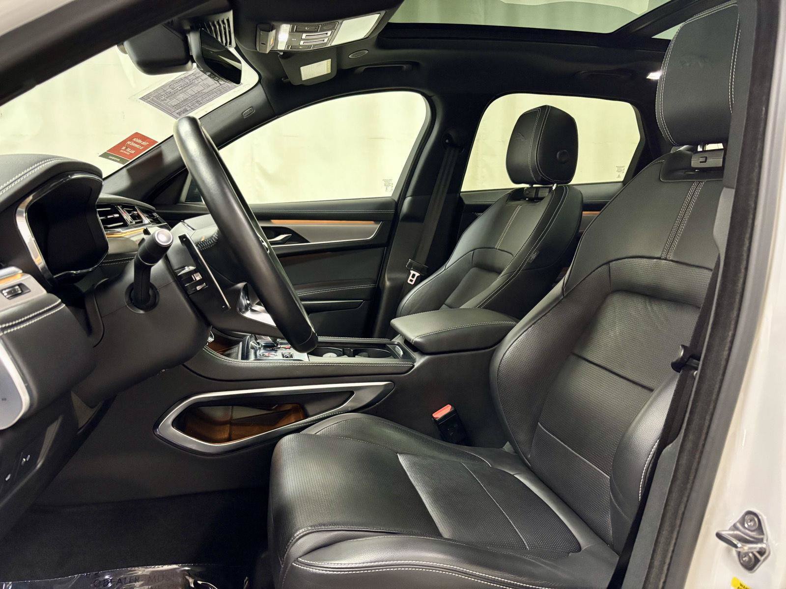 Used 2024 Jaguar F-PACE R-Dynamic S AWD/4WD image 16