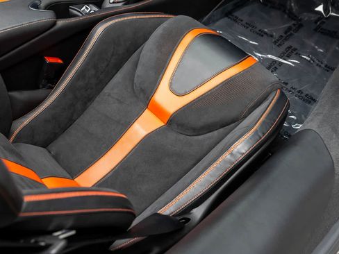 Used 2022 McLaren 720S Spider image 33