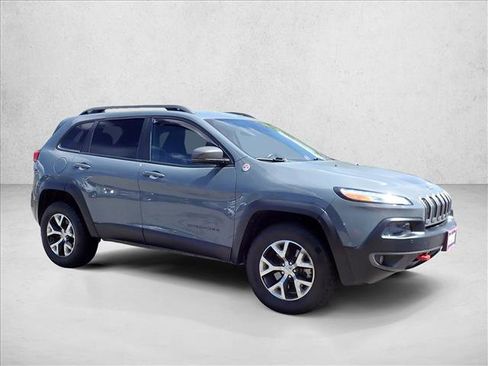 Used 2014 Jeep Cherokee Trailhawk w/ Technology Group AWD/4WD image 6