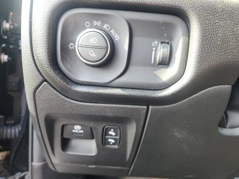 Used 2022 RAM 1500 Big Horn AWD/4WD image 12