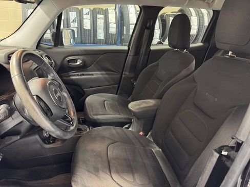 Used 2016 Jeep Renegade Latitude image 5
