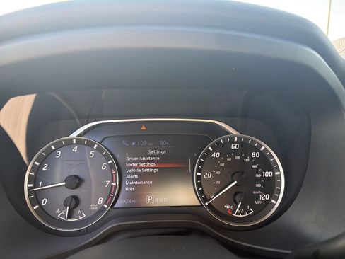 Used 2022 Nissan Titan S image 21