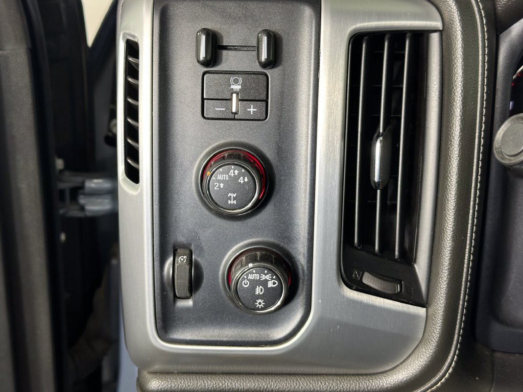 Used 2015 GMC Sierra 1500 SLE w/ SLE Value Package AWD/4WD image 19