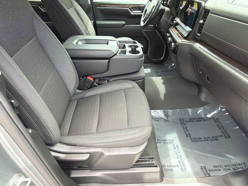 Used 2025 Chevrolet Silverado 1500 LT RWD image 13