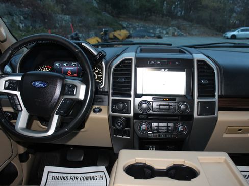 Used 2017 Ford F150 Lariat w/ Trailer Tow Package image 19