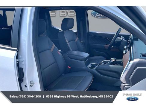 Used 2023 GMC Canyon AT4 w/ AT4 Premium Package AWD/4WD image 6