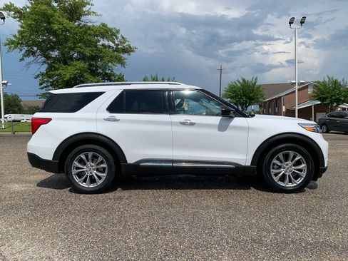 Used 2022 Ford Explorer Limited RWD image 3