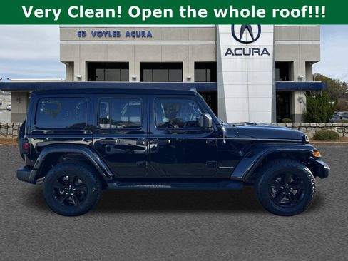 Used 2023 Jeep Wrangler Unlimited Sahara image 4