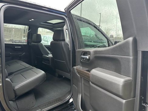 Used 2021 Chevrolet Silverado 1500 LT Trail Boss w/ Convenience Package II image 14