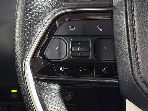 Used 2023 Toyota Tundra Platinum AWD/4WD image 39