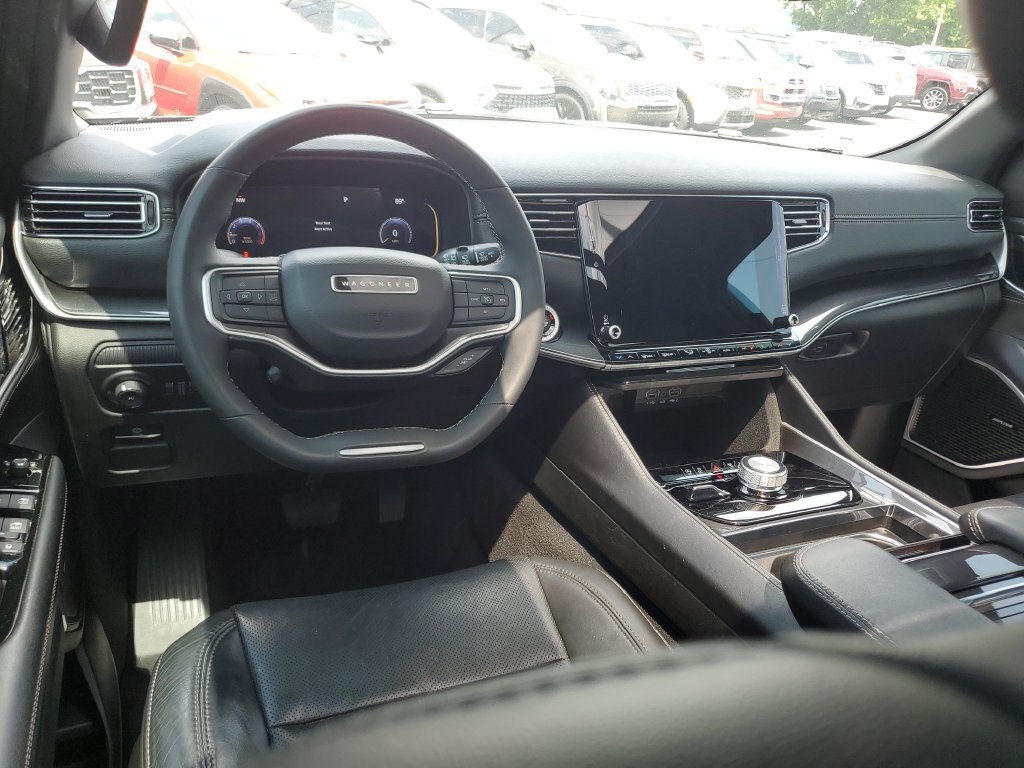 Used 2023 Jeep Wagoneer 4WD w/ Premium Group I image 9