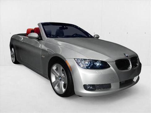 Used 2009 BMW 335i Convertible image 1