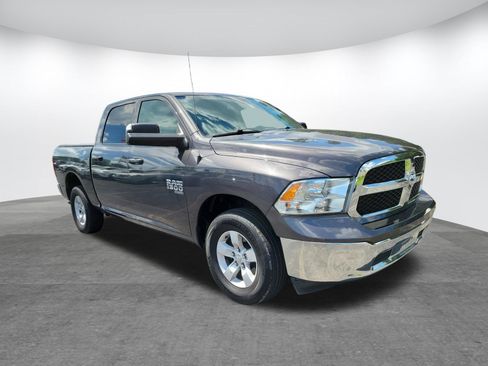 Used 2022 RAM 1500 Classic SLT w/ Electronics Group AWD/4WD image 14