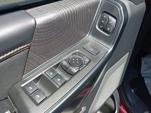 Used 2024 Ford F450 Platinum w/ FX4 Off-Road Package AWD/4WD image 12